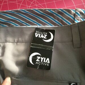 NWT Brand new men's Zyia active wear pants size medium gray